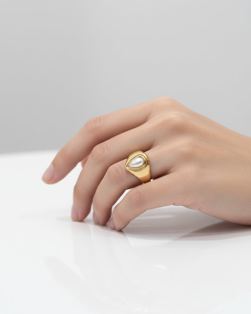 Cat Eye Teardrop Ring | Gold