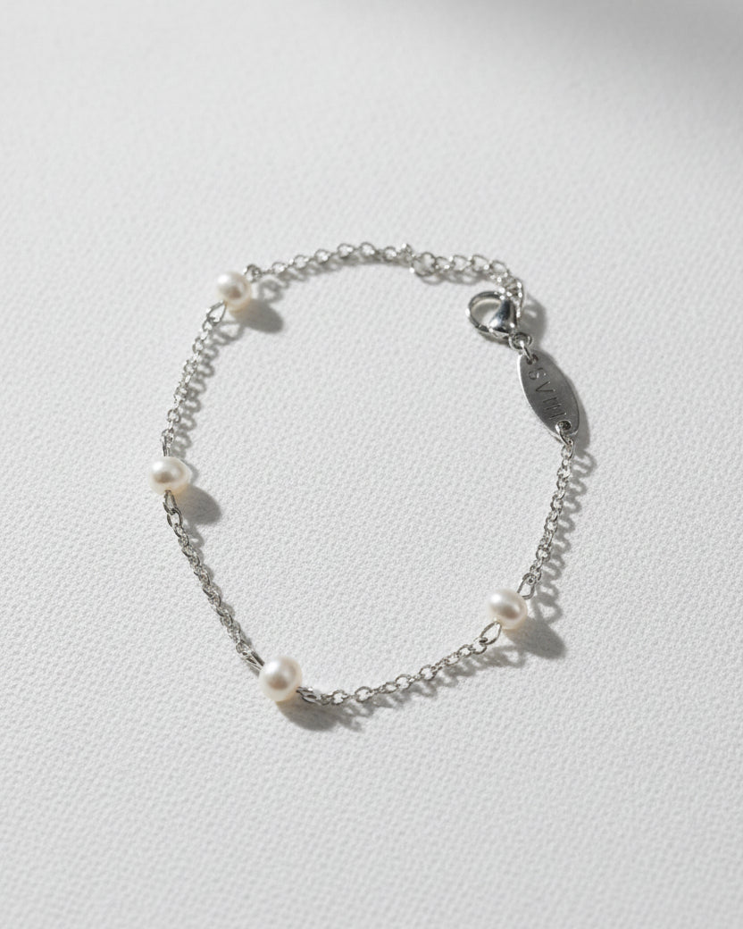 Dainty Floating Pearl Bracelet | Silver