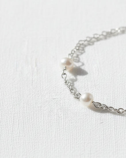 Dainty Floating Pearl Bracelet | Silver