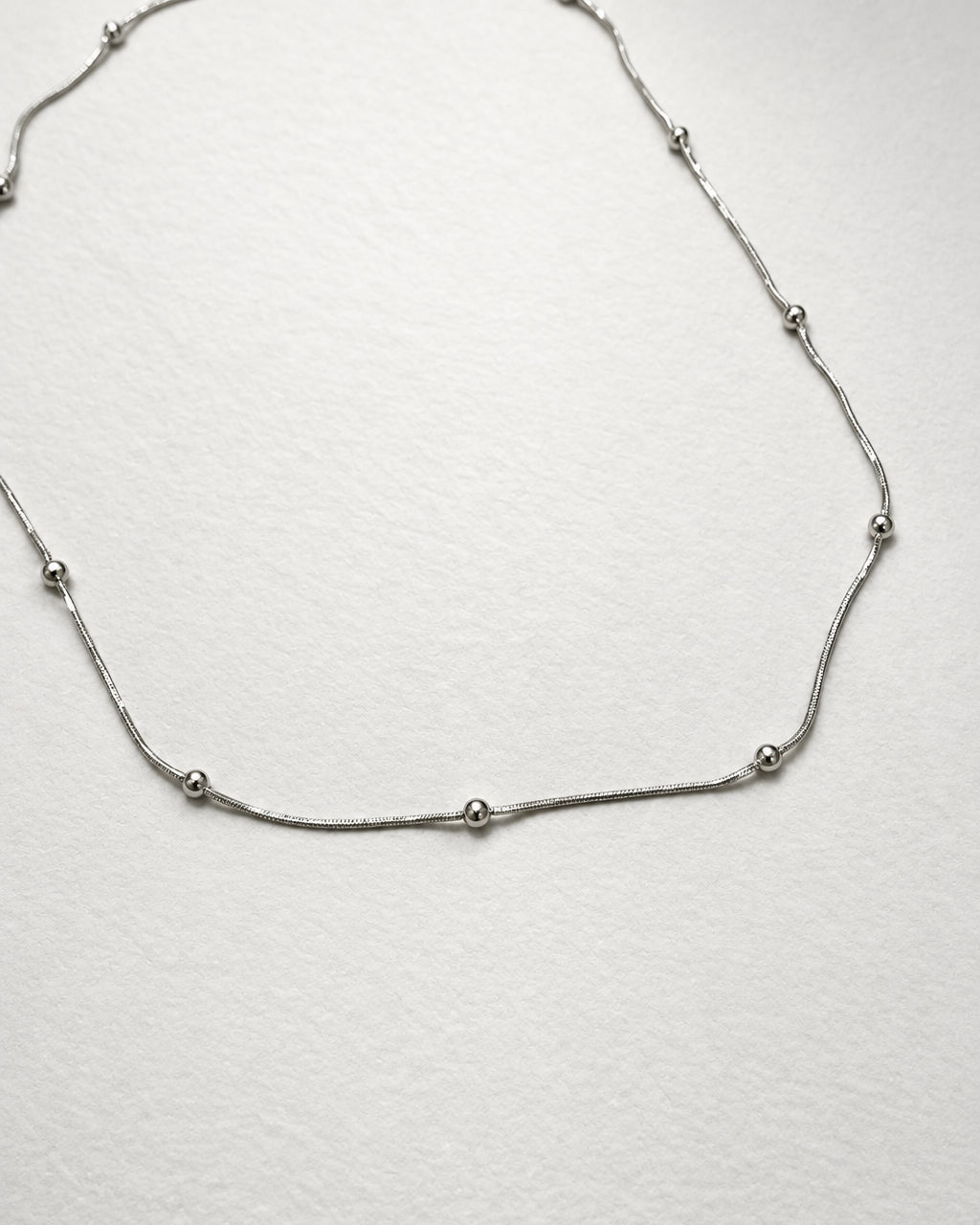 Dainty Sphere Snake Necklace | Silver