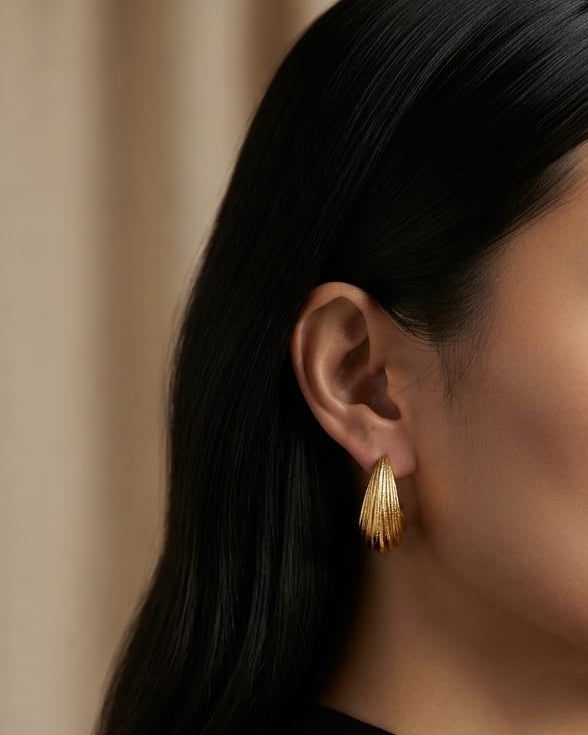Lined Curve Statement Earring | Gold