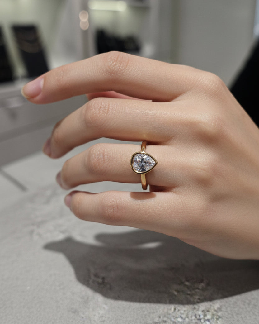 Embun Teardrop Zircon Ring | Gold