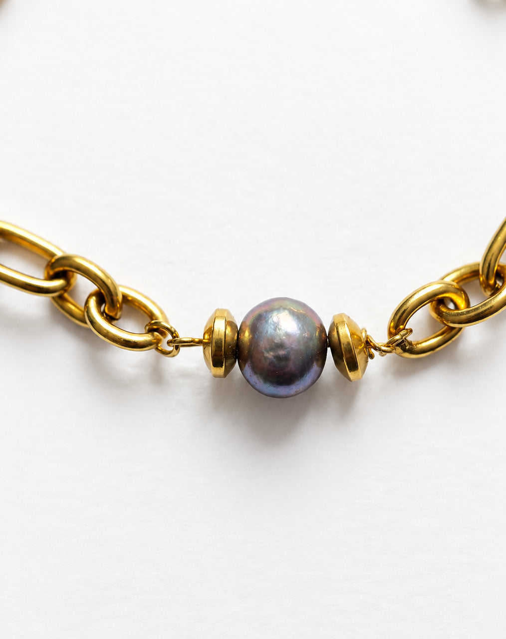 Black Pearl Linked Bracelet | Gold