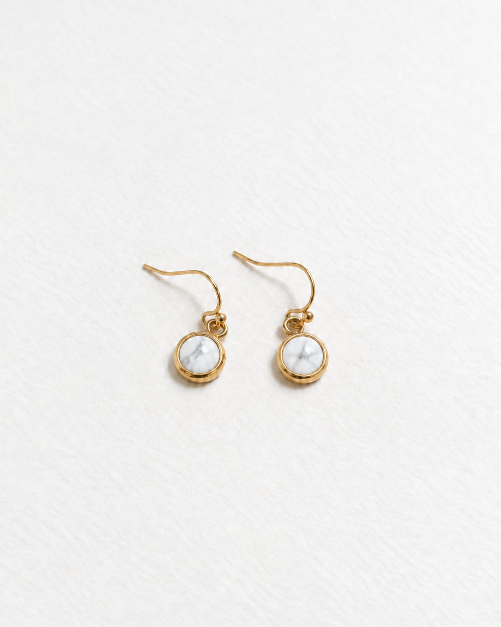 Pesona Howlite Hook Earring | Gold