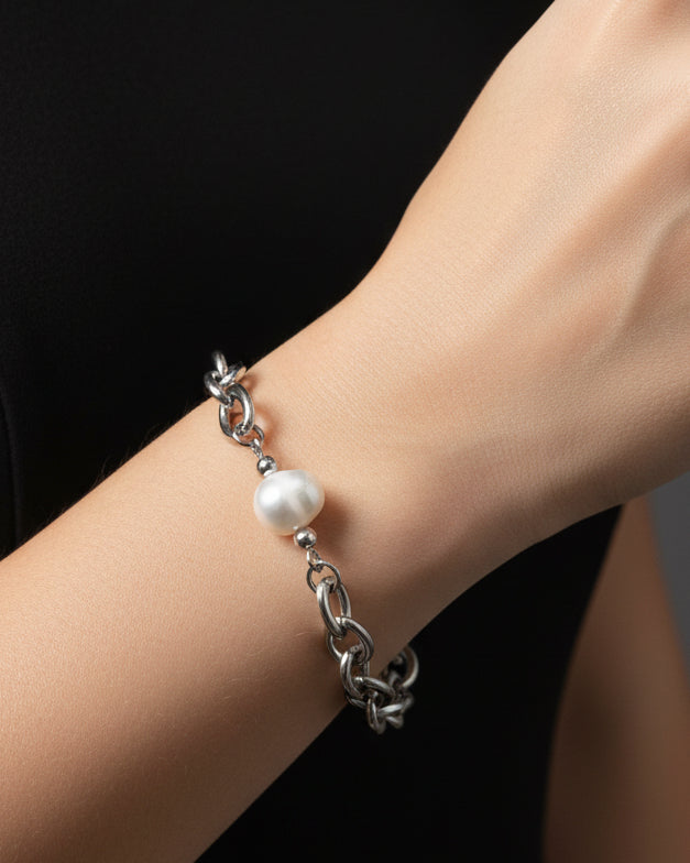 O Bracelet with Pearl Bracelet | Silver