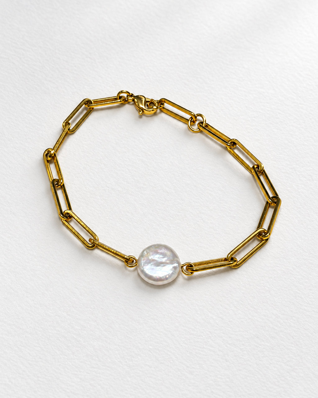 Flat Round Pearl Paperclip Bracelet| Gold