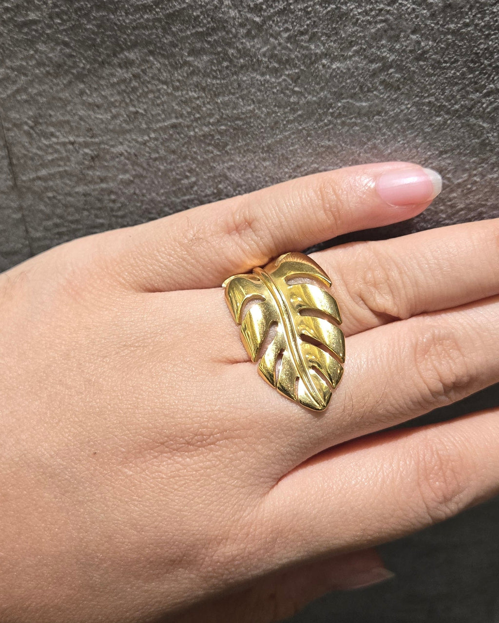 Leaf Motif Adjustable Ring | Gold