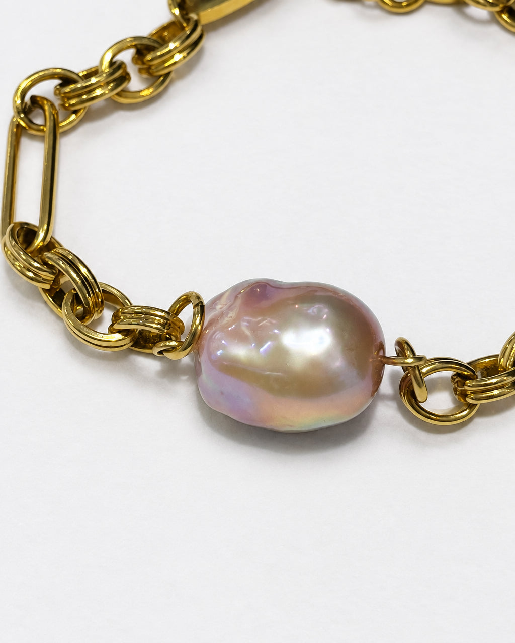 Pink Baroque Pearl with Textured Chain Bracelet | Gold
