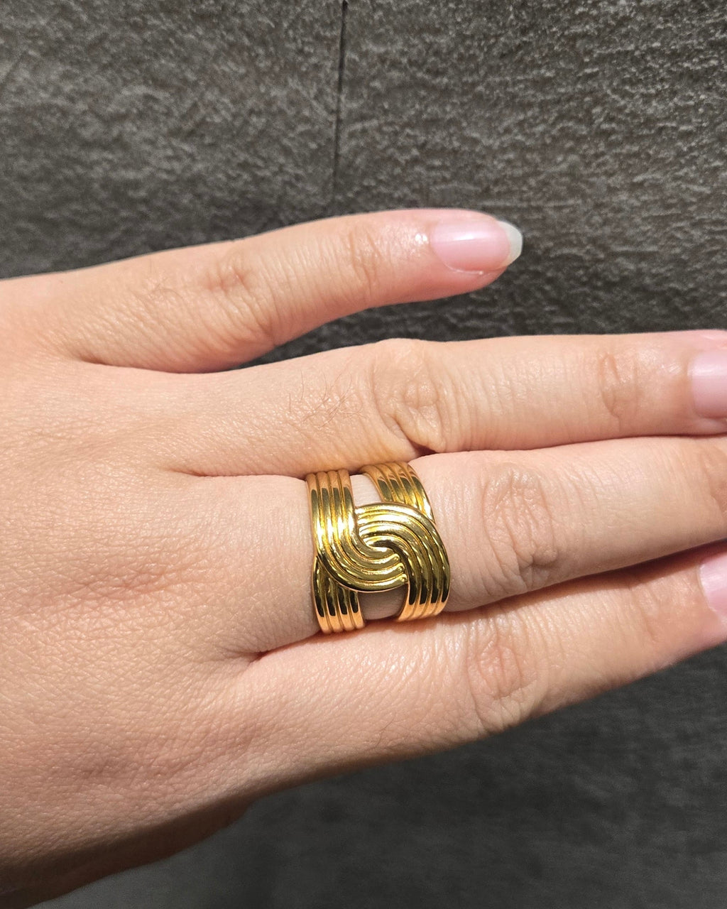 Intertwined Adjustable Ring | Gold